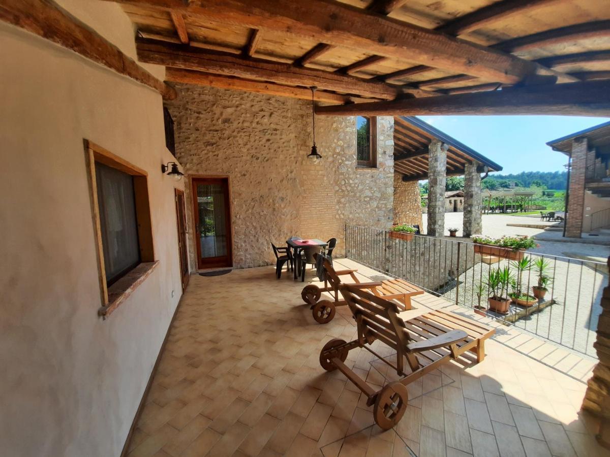 Corte Davini Agriturismo Монцамбано Экстерьер фото