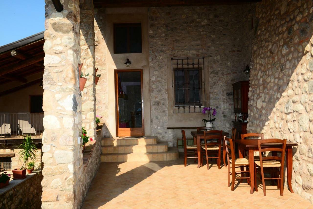 Corte Davini Agriturismo Монцамбано Экстерьер фото