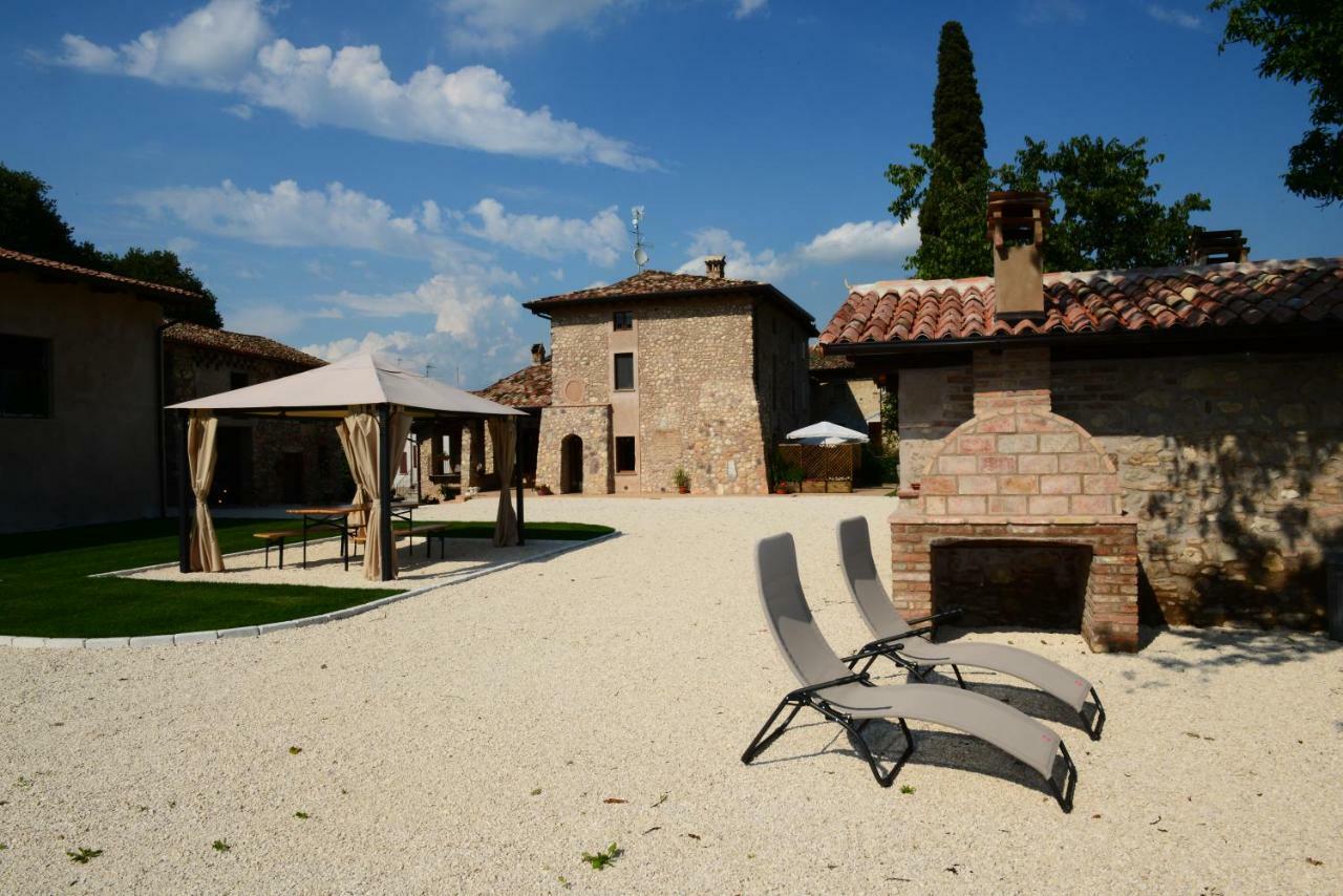 Corte Davini Agriturismo Монцамбано Экстерьер фото